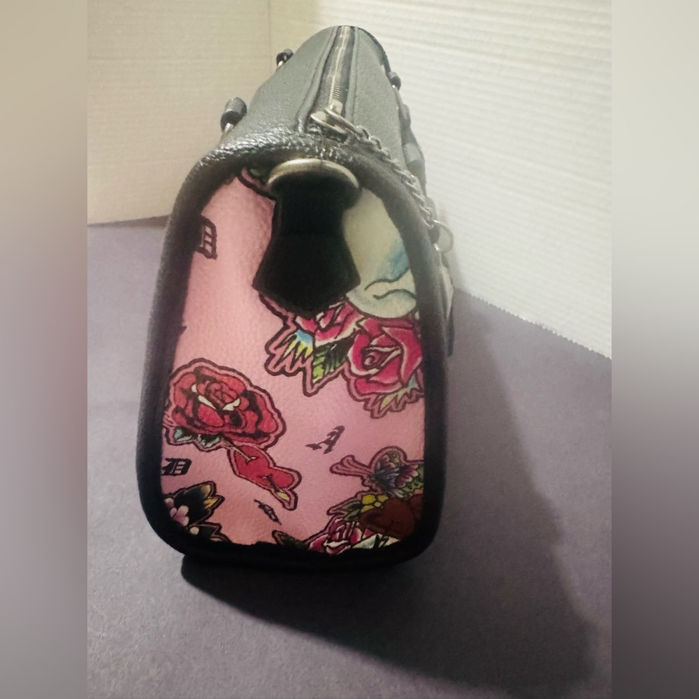 Ed Hardy Pink Floral Skull Print Satchel Bag - Black Trim BNWT - Picture 6 of 7